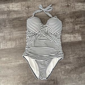 Victoria’s Secret The Unforgettable One Piece, size 36C, Med Striped Halter EUC